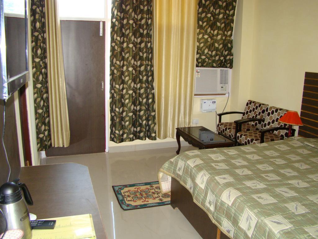 Munish Resorts Mandi Szoba fotó